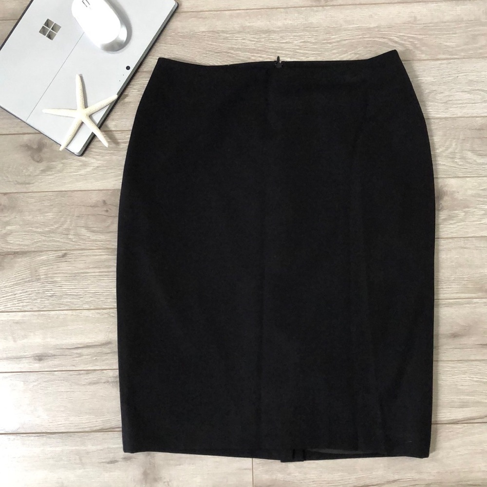 Black Pencil Skirt 👩🏻‍💻